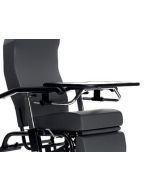 Geriatrische zetel Normandie 2F - met 4 wielen en zwarte eettablet